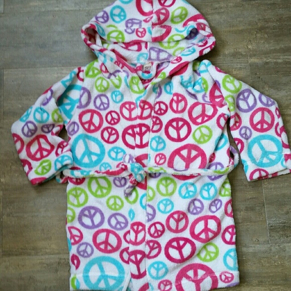 Hooded Rainbow Peace Sign Plush Robe Girls (6) - Picture 6 of 7